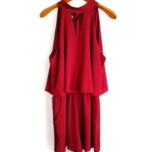 New-Tyche Maroon Cute Romper w/ 2 Pockets Large 100% Polyester. Great Condition!